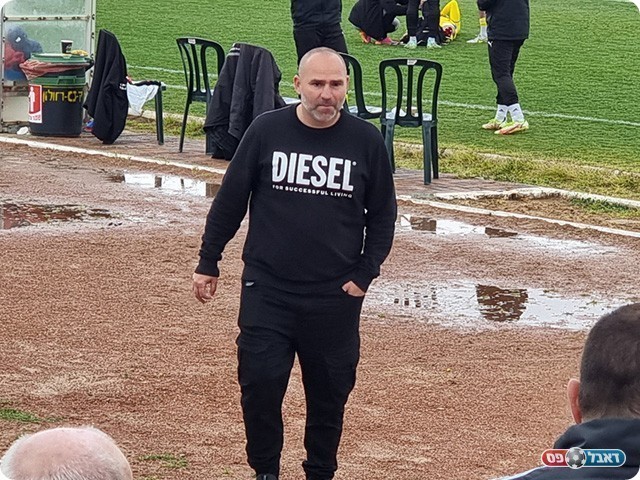 לא ידע איך להגיב. ניסטל (רועי אסף)